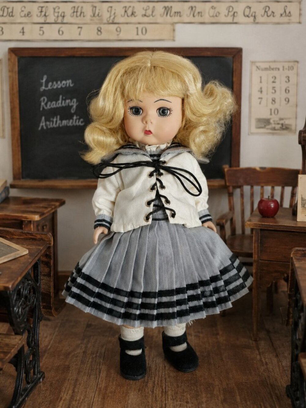 Madame Alexander 2002 Wendy Victorian Sailorette 8in Doll #33555 Blonde READ